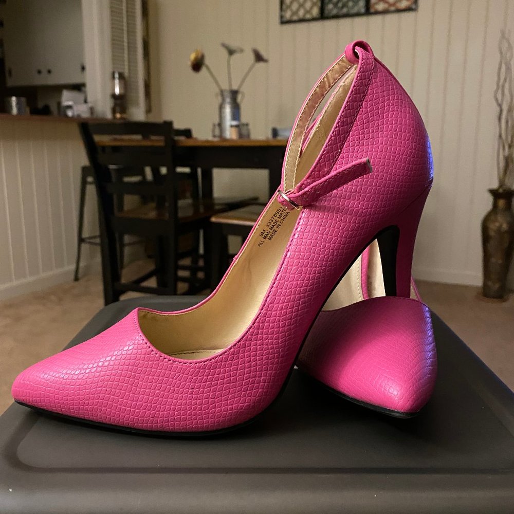 Its Fashion, size 9, Hot Pink Heels.